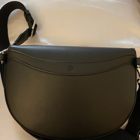 Lululemon Leather Alternative Saddle Bag - Picture 2 of 7